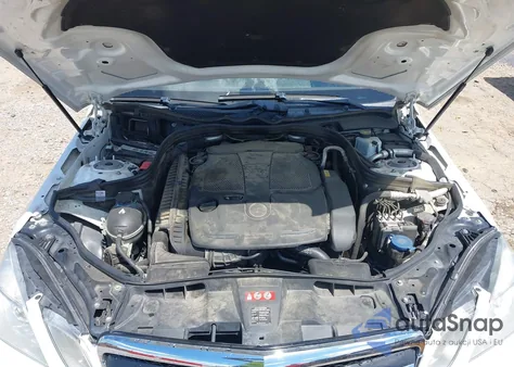 2013 Mercedes-Benz E 350 z USA, uszkodzony, nr VIN WDDHF5KBXDA706203